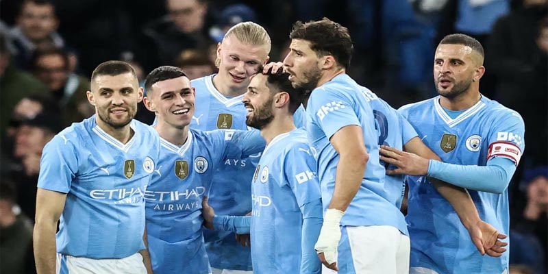 Áp lực từ giới truyền thông và chuyên gia